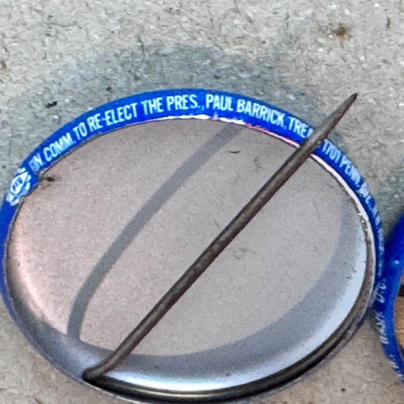 President Nixon - Vintage Political Pinback Buttons - Picture 6 of 9